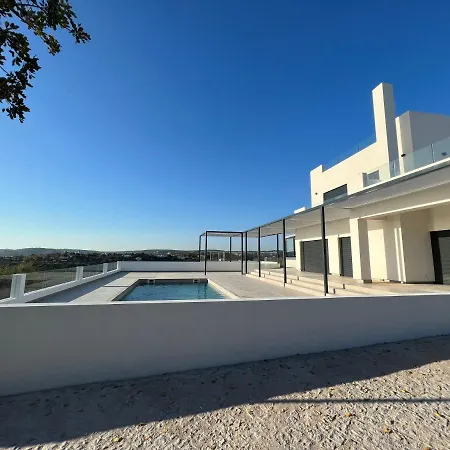 Βίλα Villagoldra - Luxury And Family